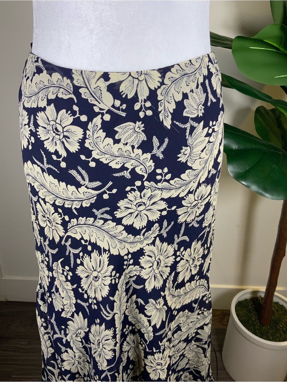 Lauren Ralph Lauren Navy and Cream Floral Maxi Skirt - Picture 2 of 14